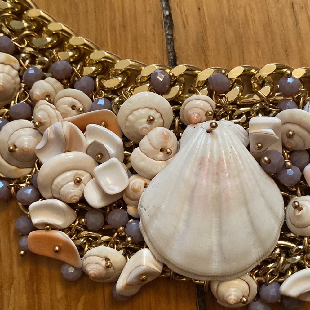 Gorgeous Shell Statement Necklace! - image 4